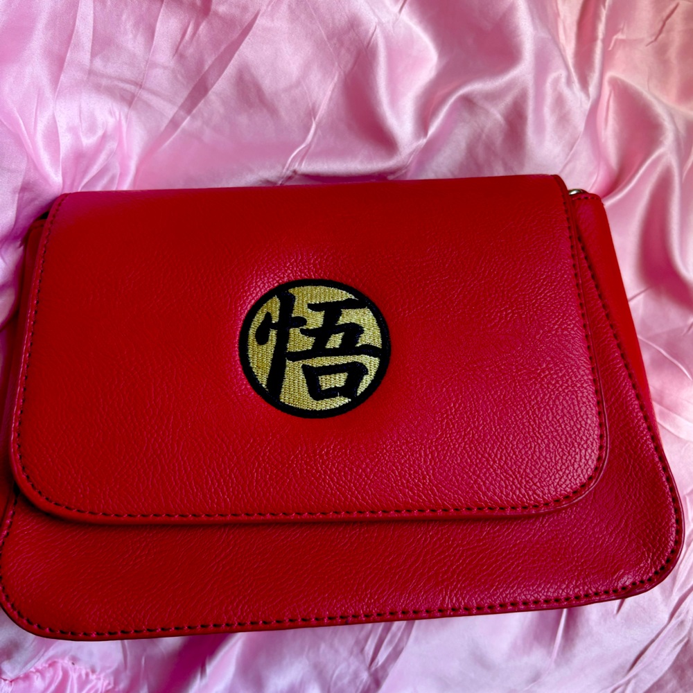 Loungefly X Dragon Ball Z Purse Crossbody
Red